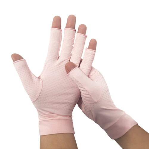 The 6 Best Compression Gloves for Raynaud’s Disease